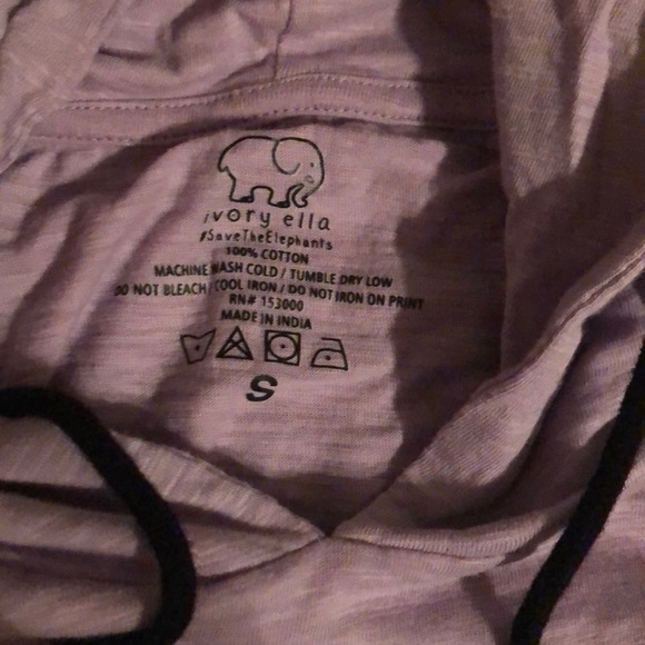 🐘Ivory Ella hooded long sleeve tee🐘 - Picture 4 of 4